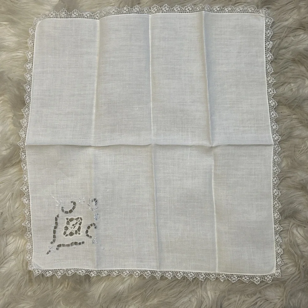 Lot Of 10 Vintage Linen Napkins White Baby Blue Floral Cutout Bow Scalloped Lace